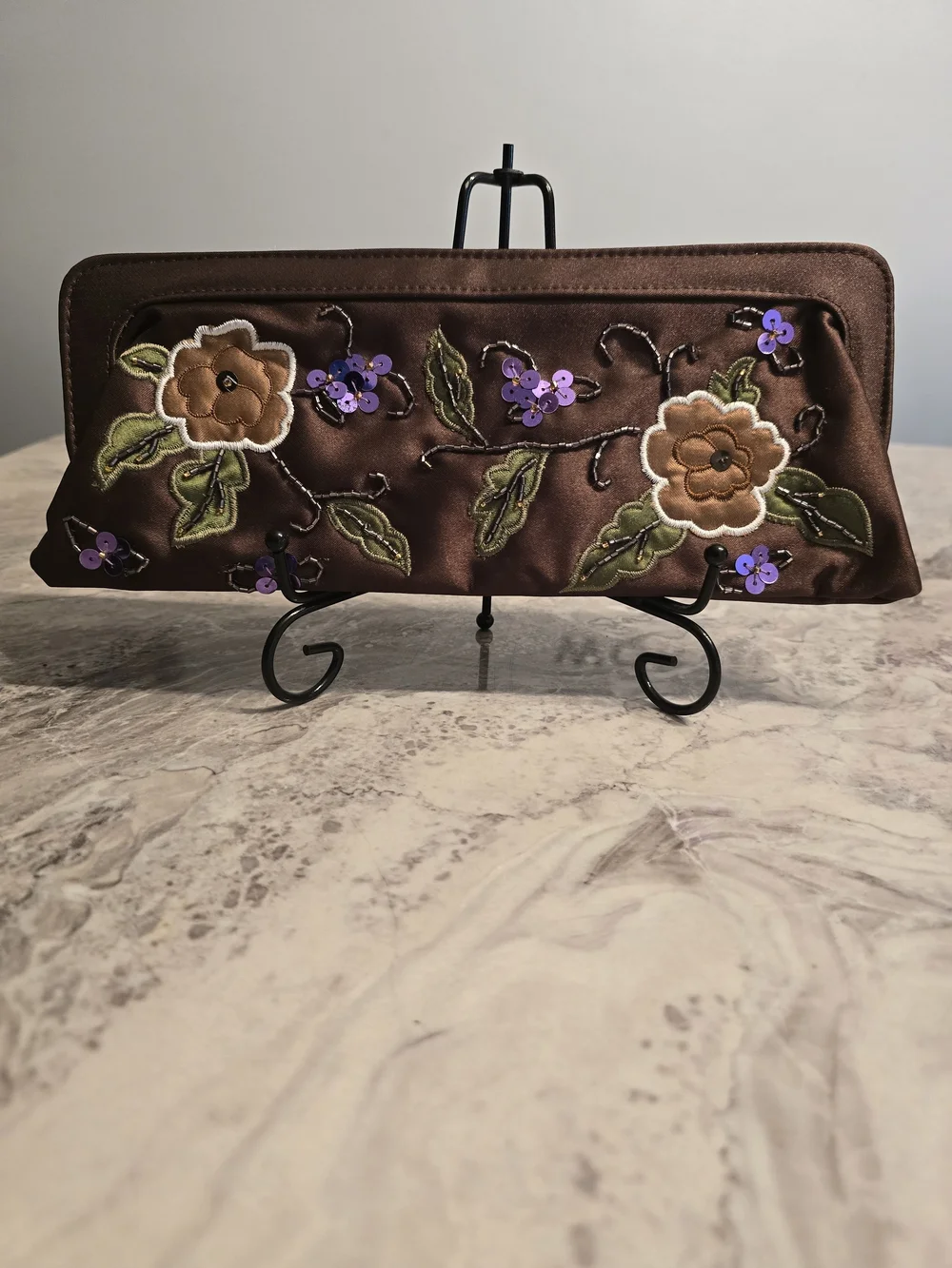 Avon Embroidered Clutch, Vitamin C skin Cream, 2 Packa Hair Clips